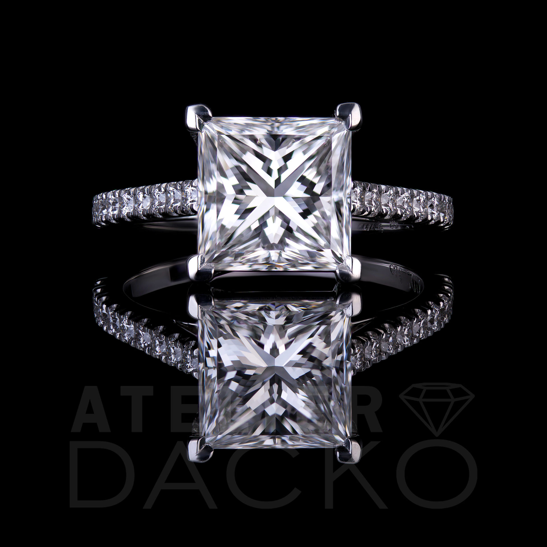Front Facing 2.50 CT Diamond Princess Cut Solitaire Engagement Ring