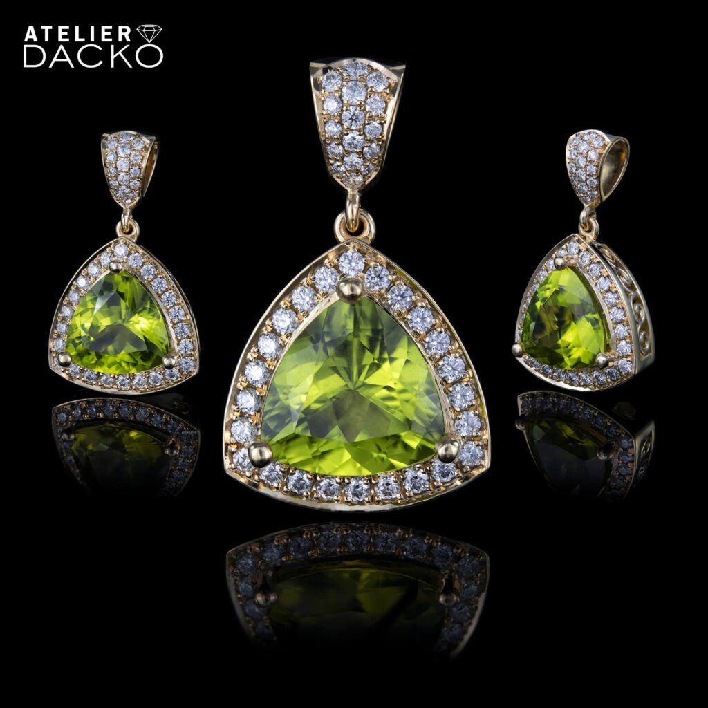 Front Facing 3.20 CT Peridot Pendent with Diamond Halo